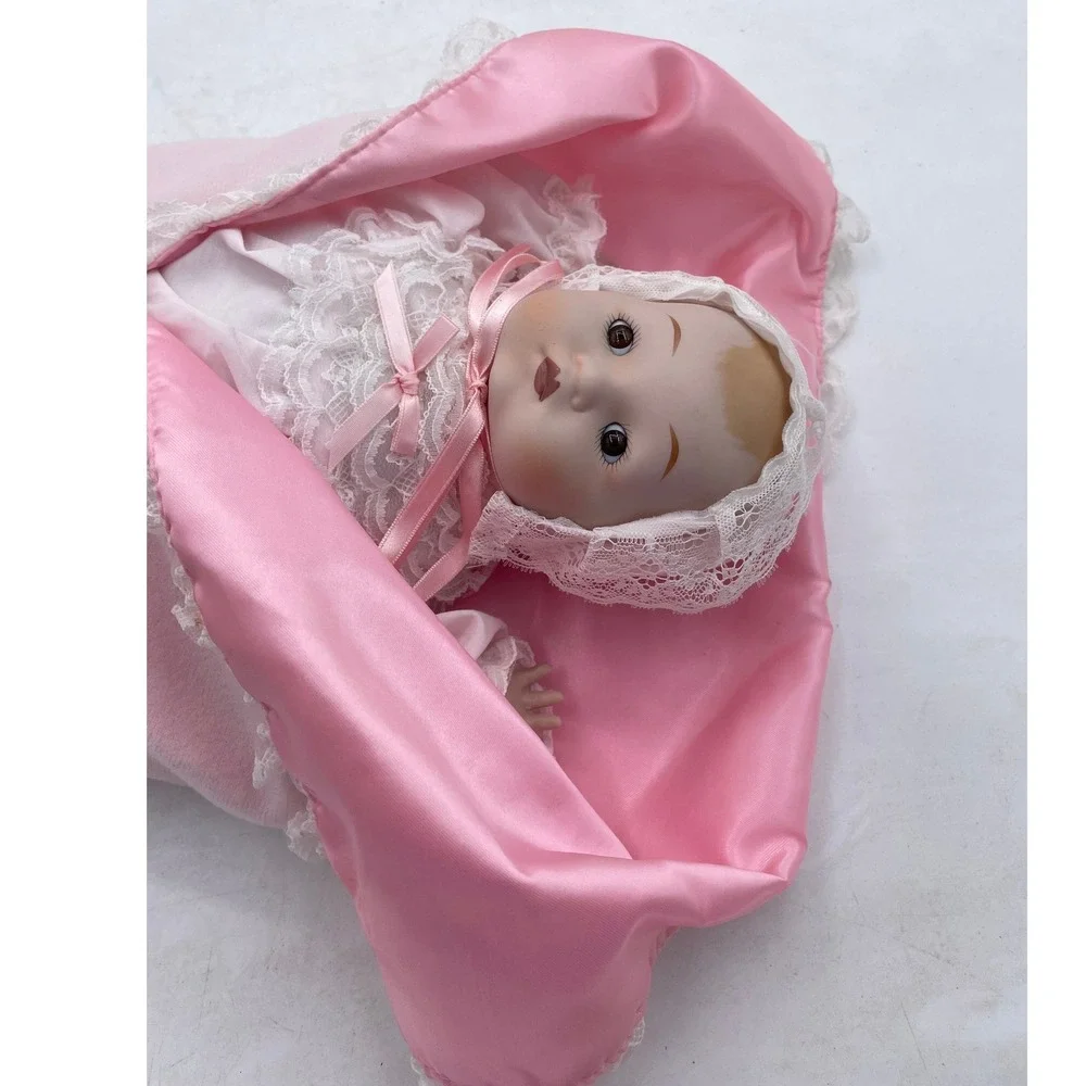 Vintage 1985 Seymour Mann Porcelain‎ Baby Doll Pink Bunting Lace Gown Taiwan 16
